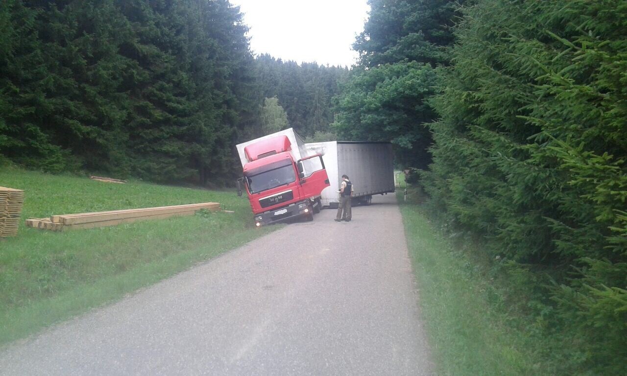 Einsatz - LKW droht zu kippen - 12.07.2017